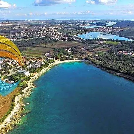 1644 מלון