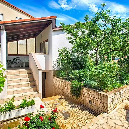 מלון 1644 4*